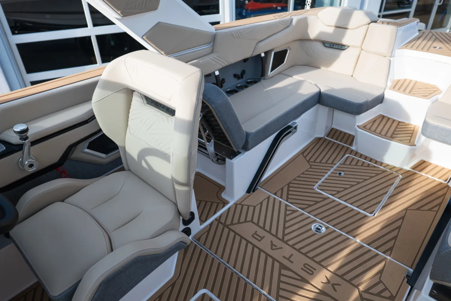 2026 MASTERCRAFT XSTAR-23 CUSTOM WHITE STARLIGHT METAL FLAKE 