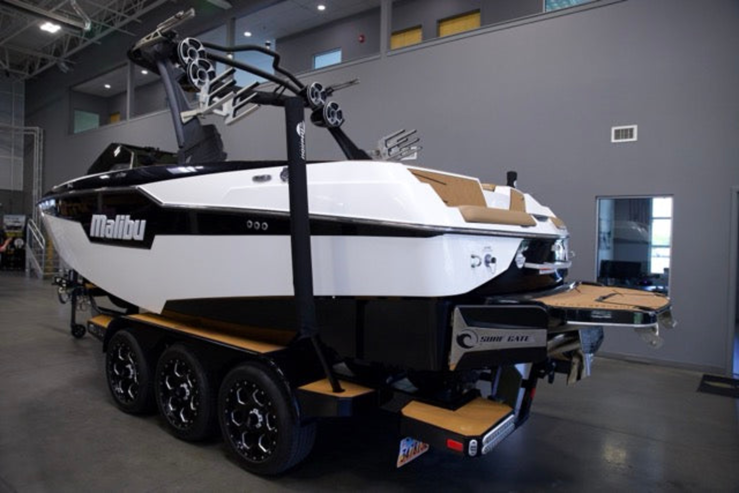 2021 Malibu Boats M220