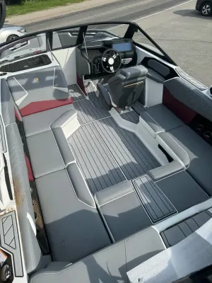 2024-nautique-s21-130251-image2.webp