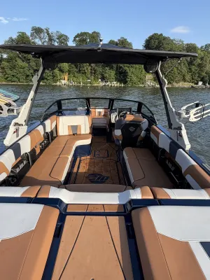 2023-malibu-wakesetter-23-lsv-139750-image6.webp