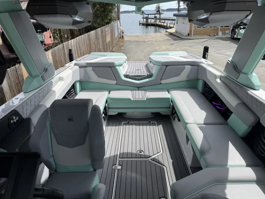 2023-nautique-g23-139754-image5.webp