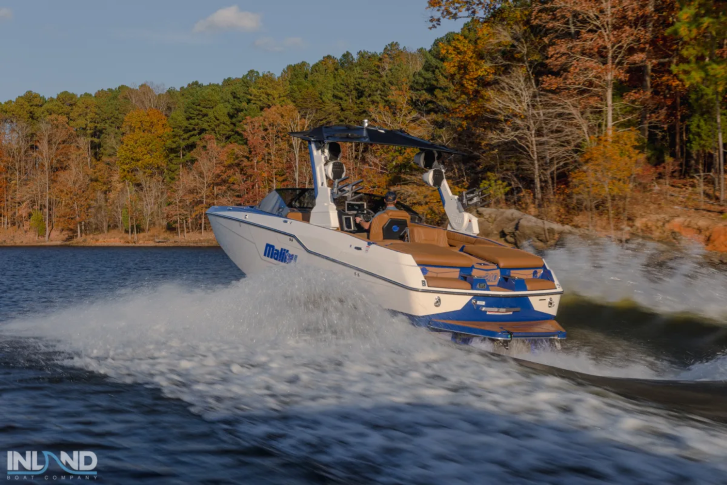 2022 Malibu Boats M240