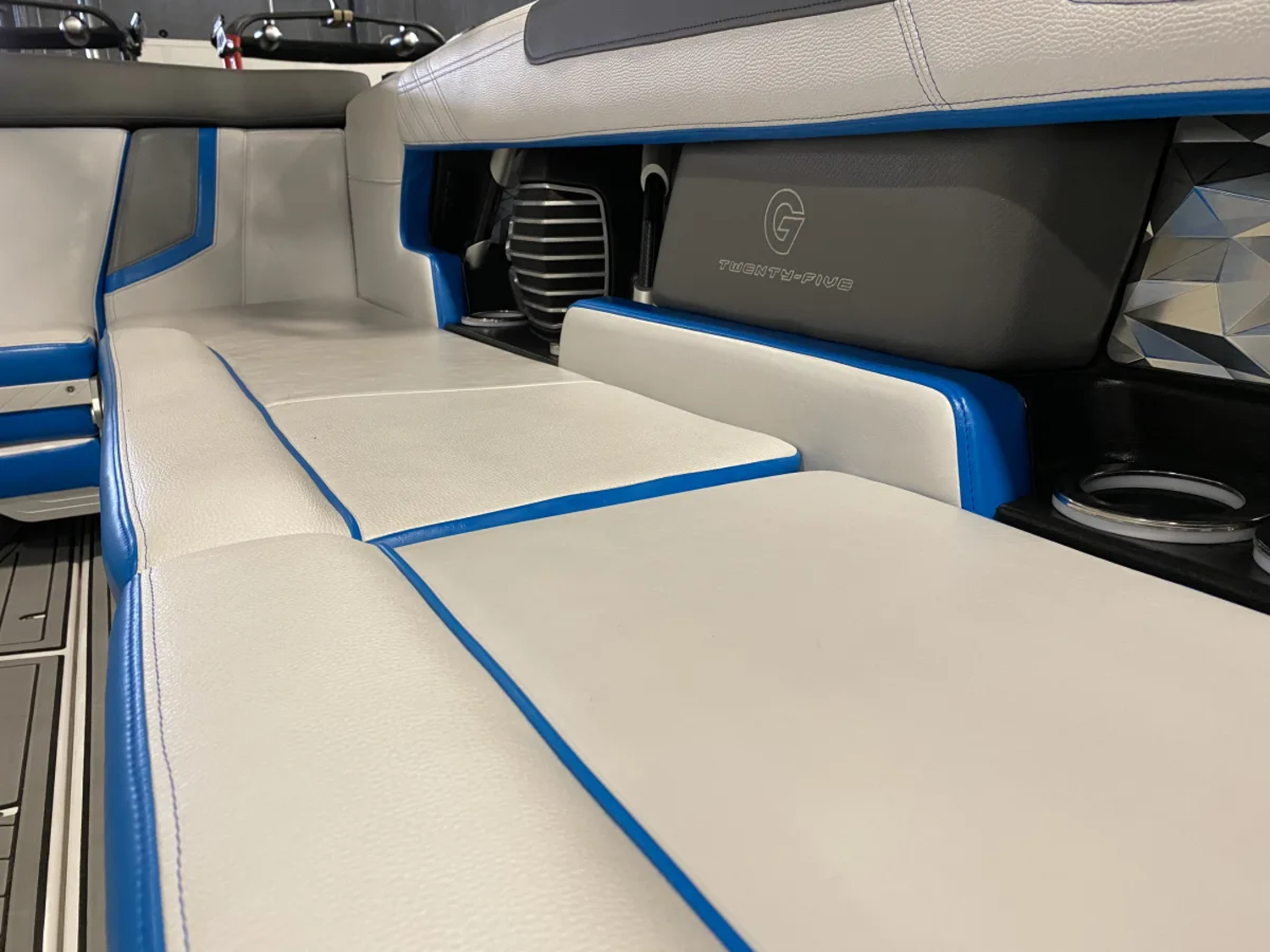 2019 Nautique G25