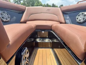 2017-mastercraft-xt23-139807-image13.webp