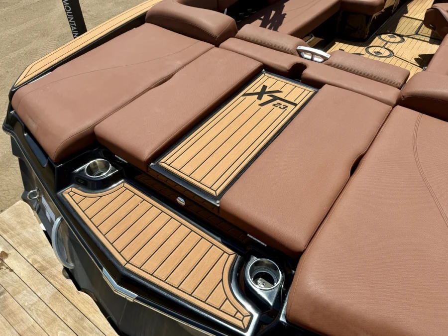2017-mastercraft-xt23-139807-image2.webp