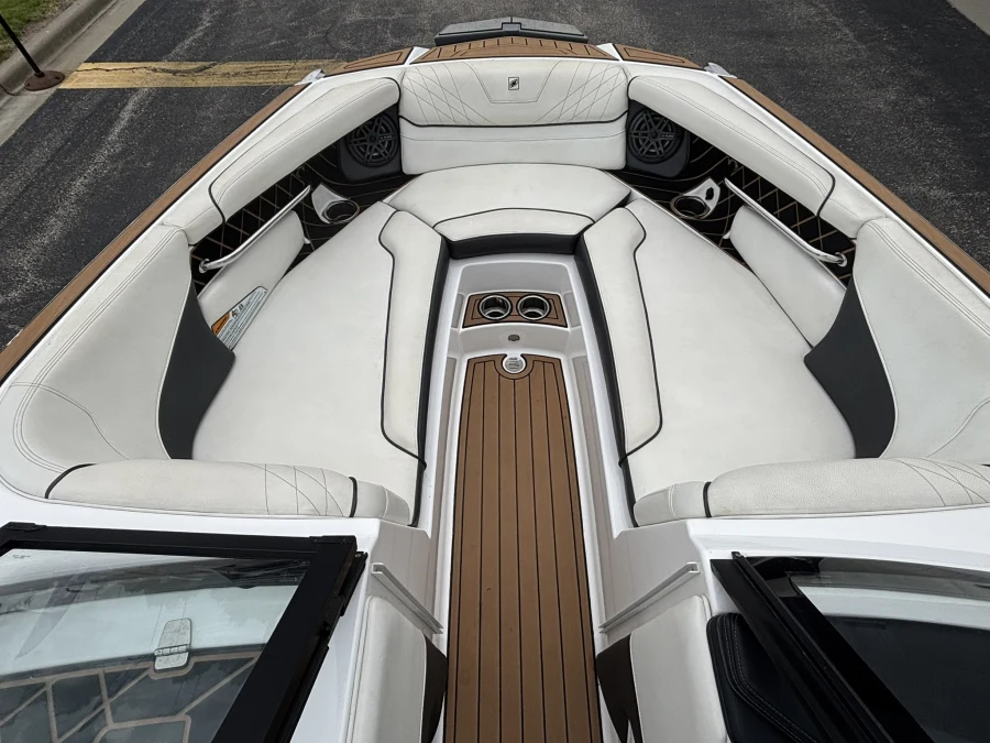 2020-nautique-gs24-139477-image10
