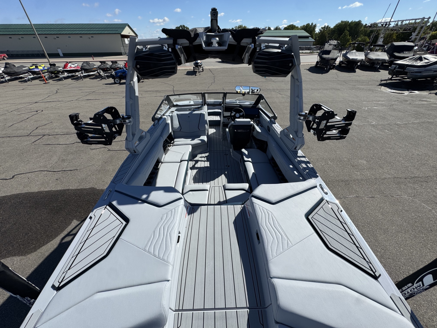 2027 Nautique G23