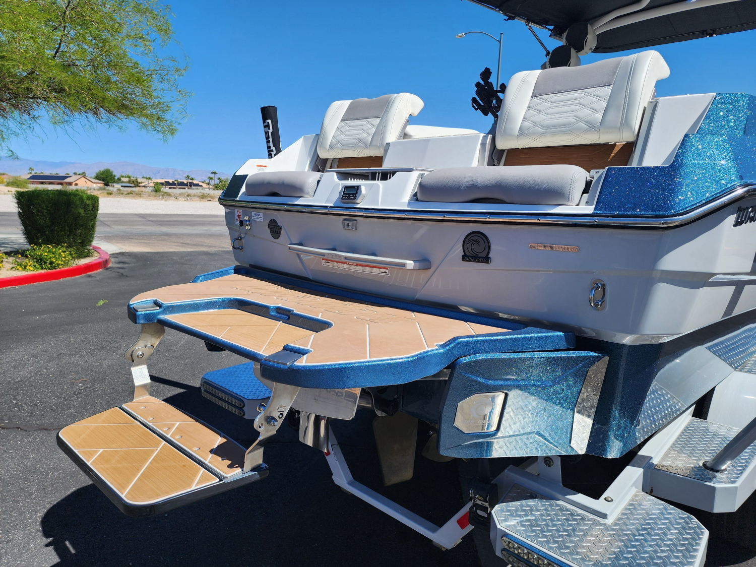 2022 Malibu Boats 25 LSV