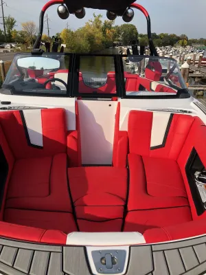2020-nautique-g23-139851-image6.webp