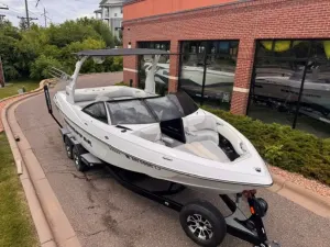 2016-malibu-wakesetter-23-lsv-139876-image1.webp