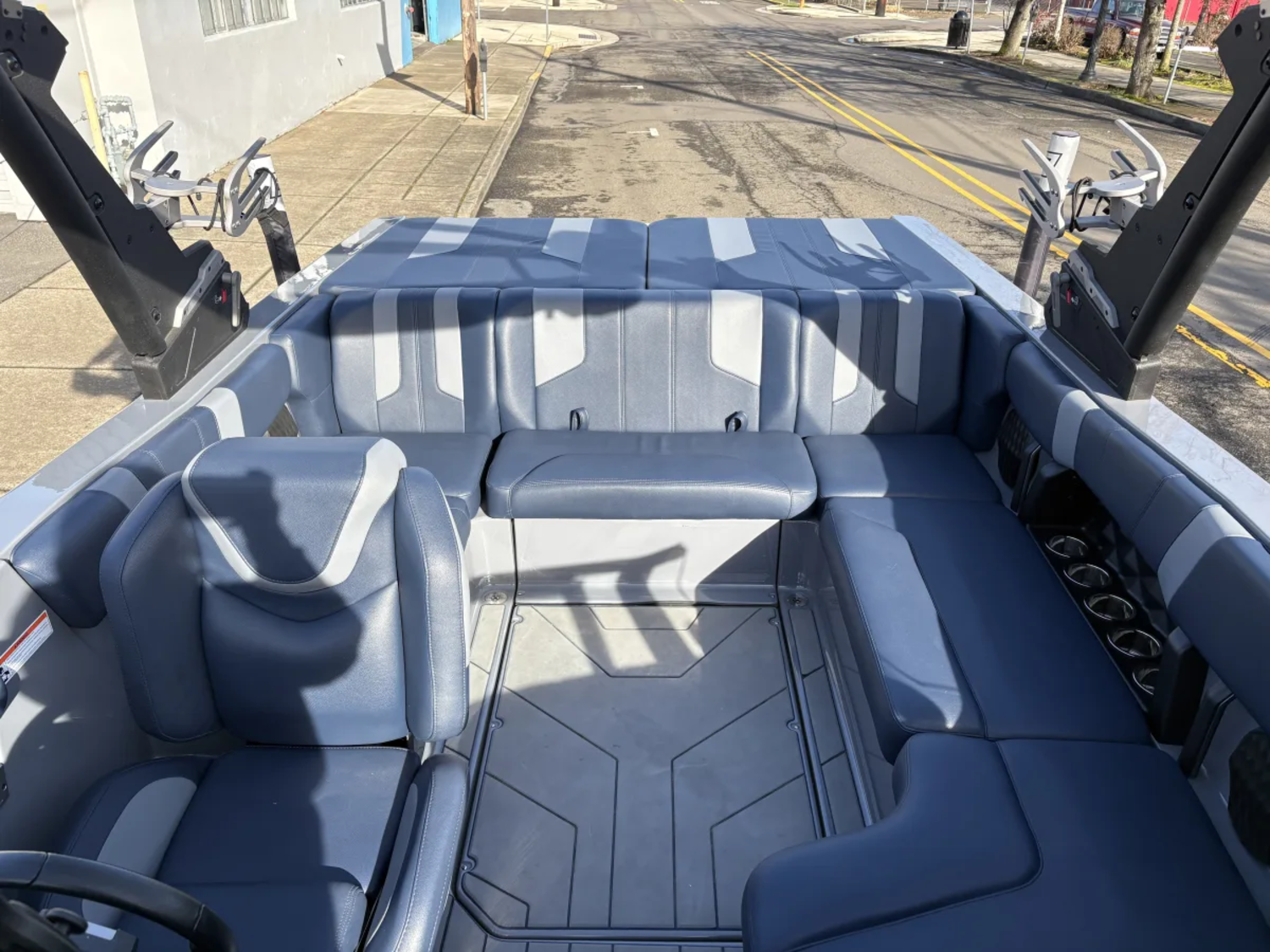 2023 Malibu 21LX