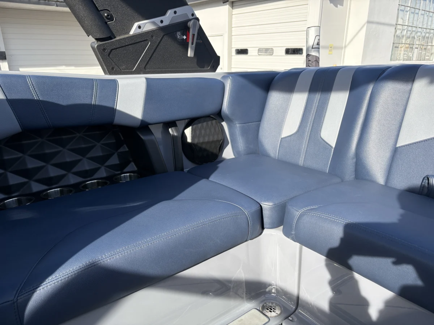 2023 Malibu 21LX