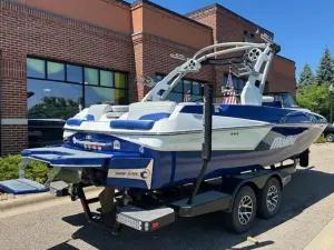 2020-malibu-wakesetter-22-mxz-139878-image10.webp