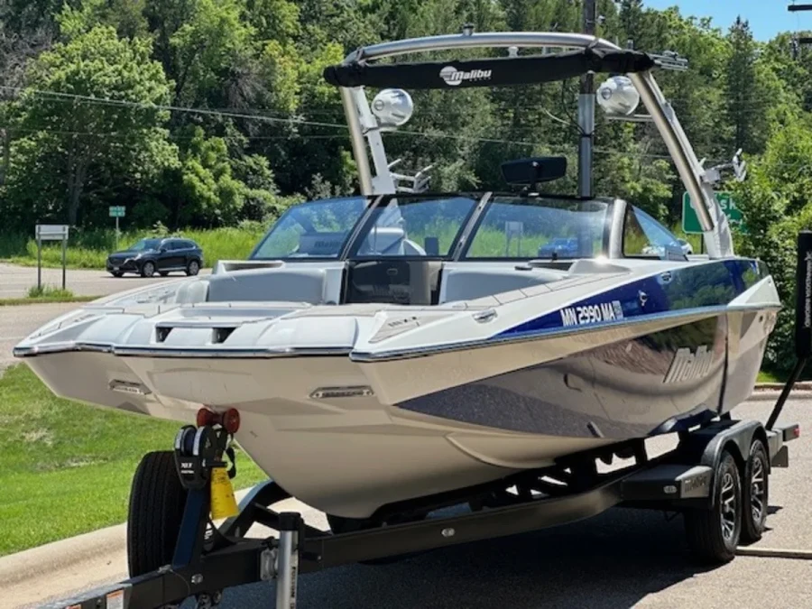 2020-malibu-wakesetter-22-mxz-139878-image19.webp