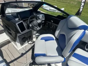 2020-malibu-wakesetter-22-mxz-139878-image2.webp