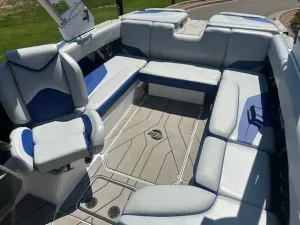 2020-malibu-wakesetter-22-mxz-139878-image5.webp