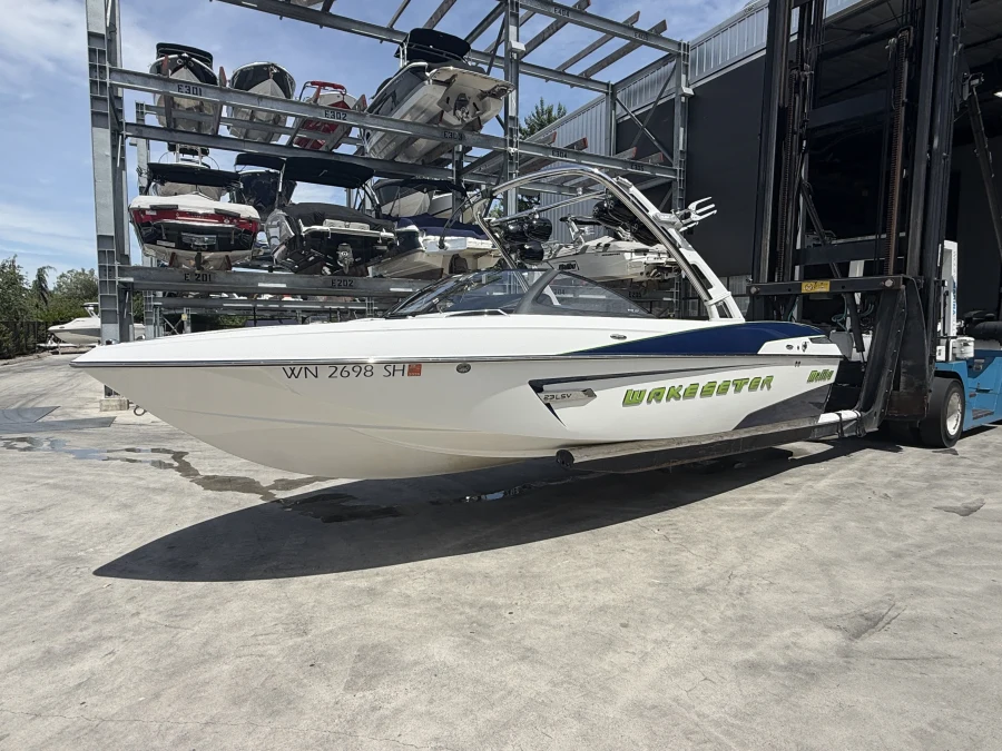 2014-malibu-wakesetter-23-lsv-139910-image7