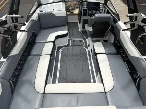 2020-malibu-wakesetter-23-lsv-139918-image6.webp