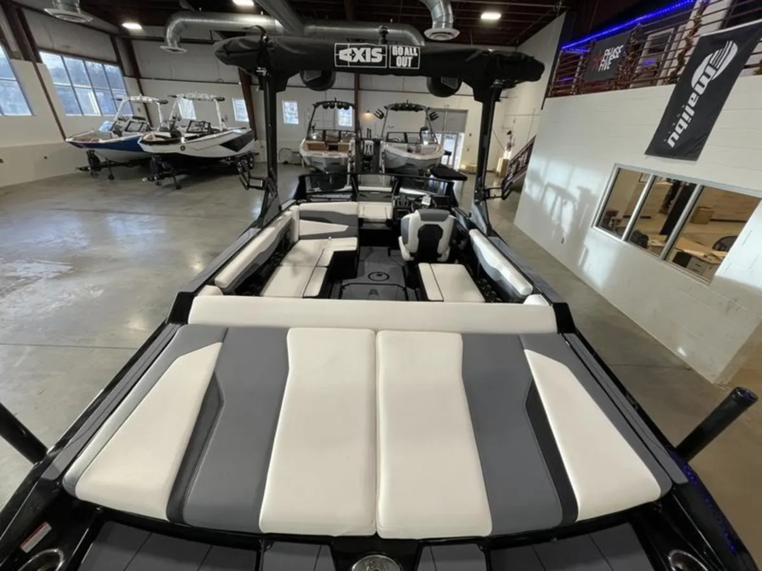 2025 Axis T220