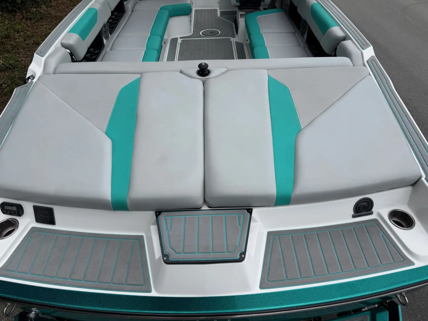 2021 Axis A24