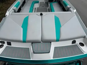 2021 Axis A24 Icon