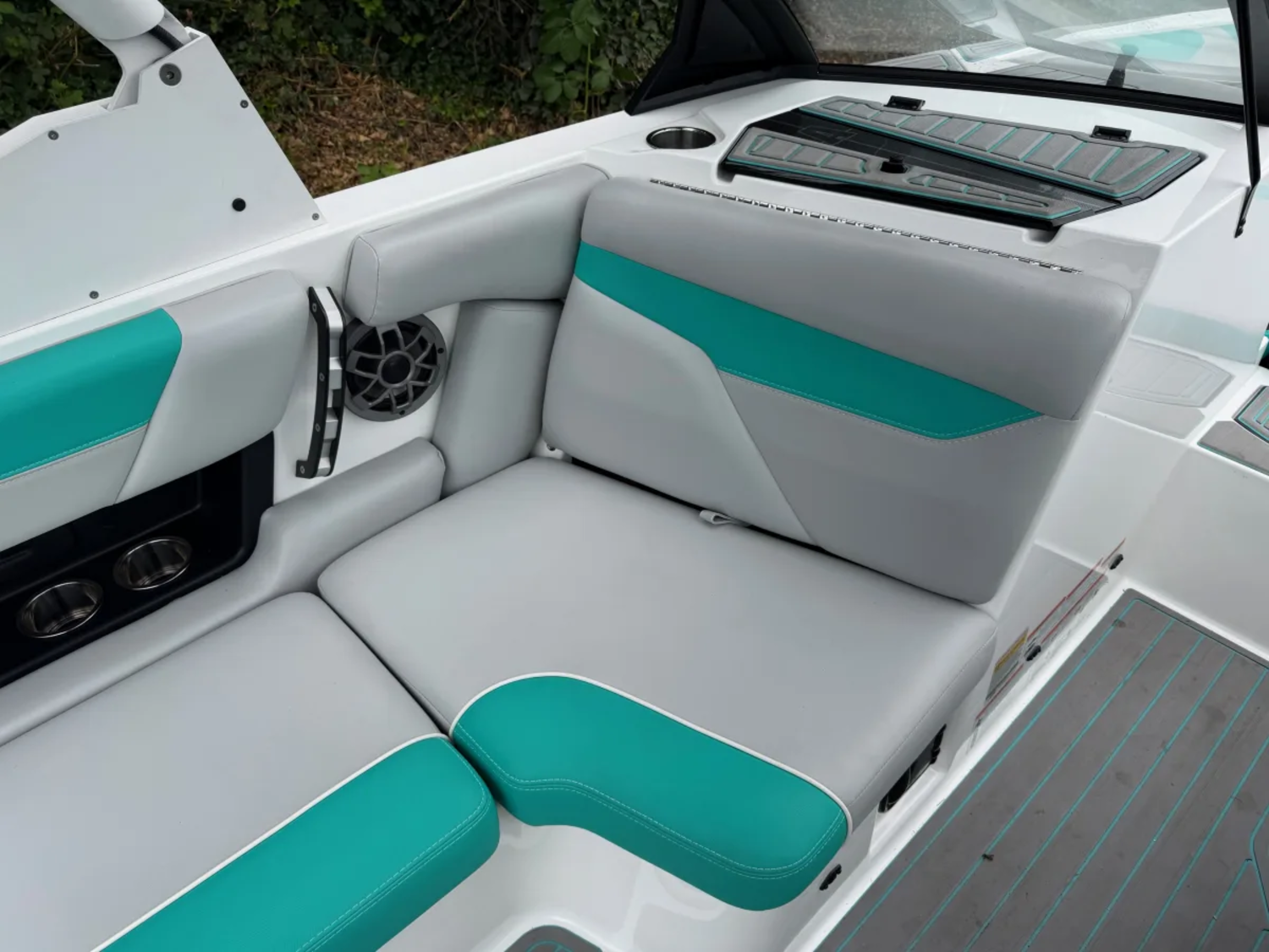 2021 Axis A24
