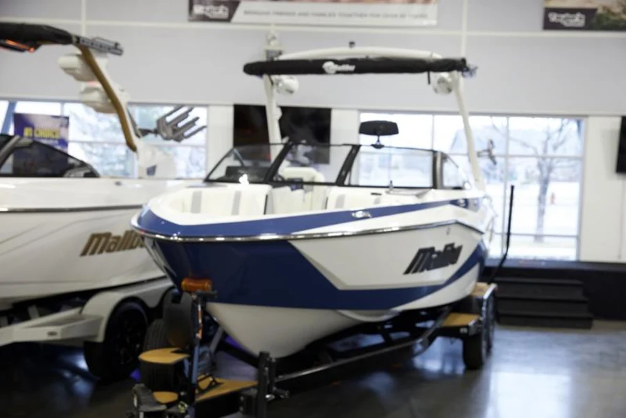 2025-malibu-wakesetter-22-lsv-139996-image3