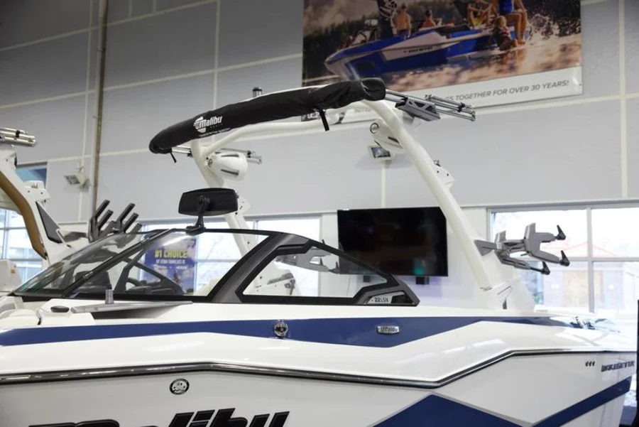 2025-malibu-wakesetter-22-lsv-139996-image4