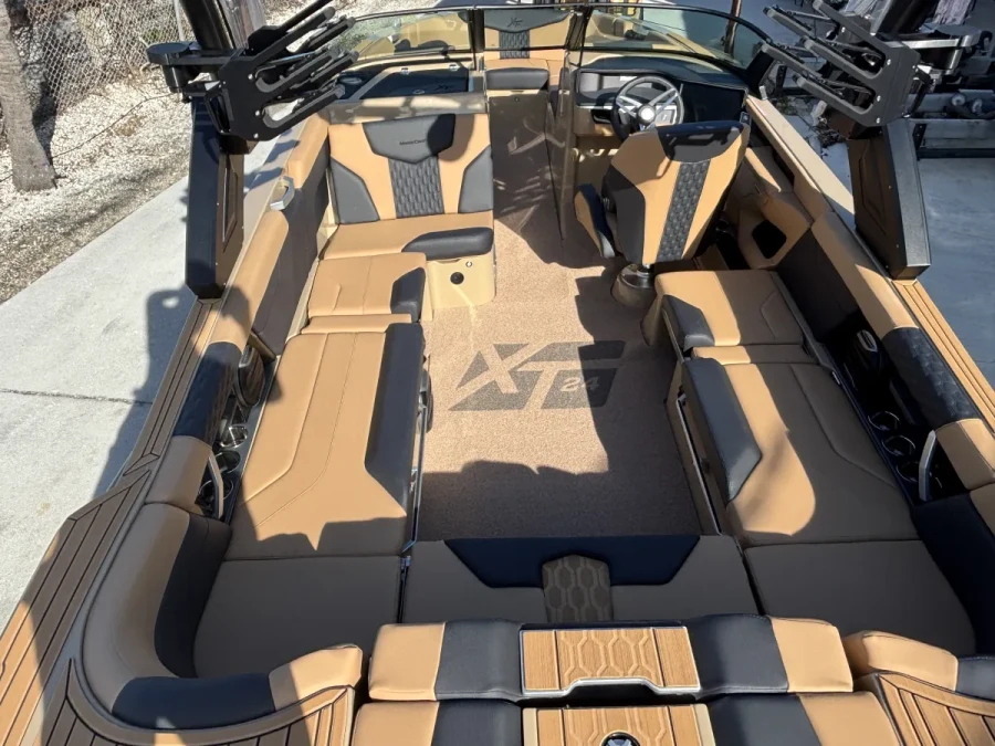 2026-mastercraft-xt24-140006-image8.webp
