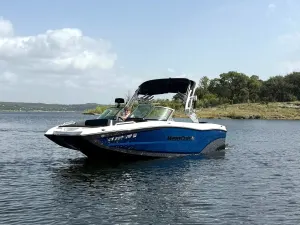 2019-mastercraft-xt22-140025-image1.webp