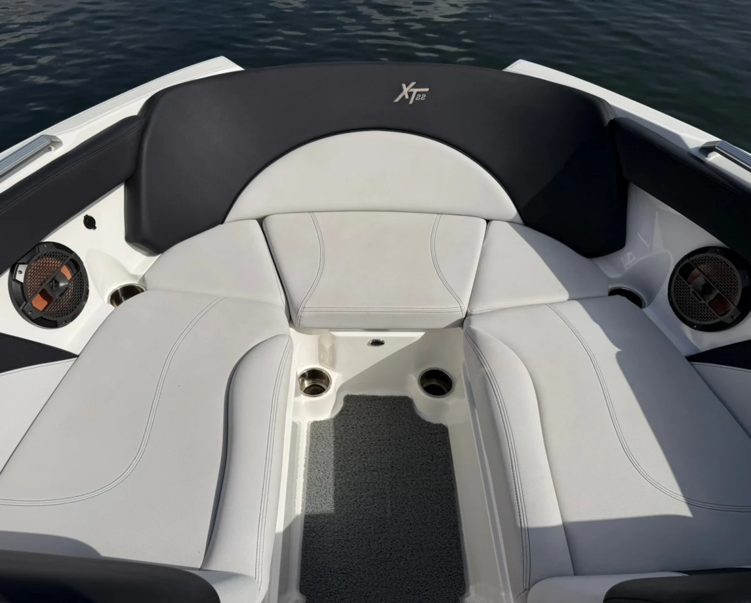 2019 MasterCraft XT22
