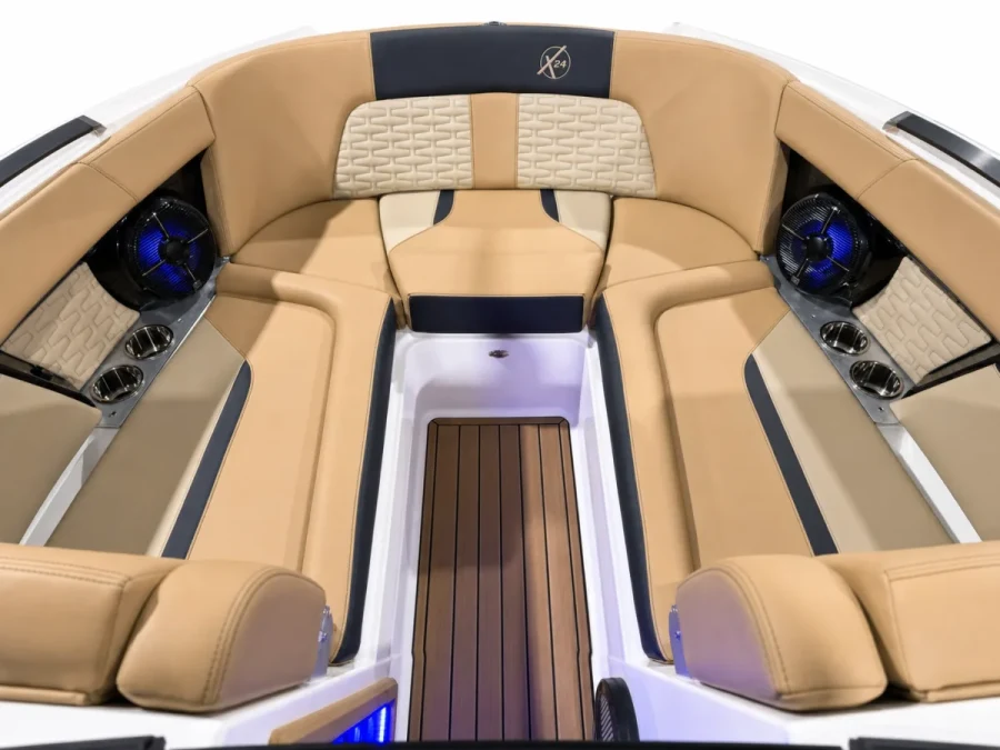 2025-mastercraft-x24-140027-image13.webp