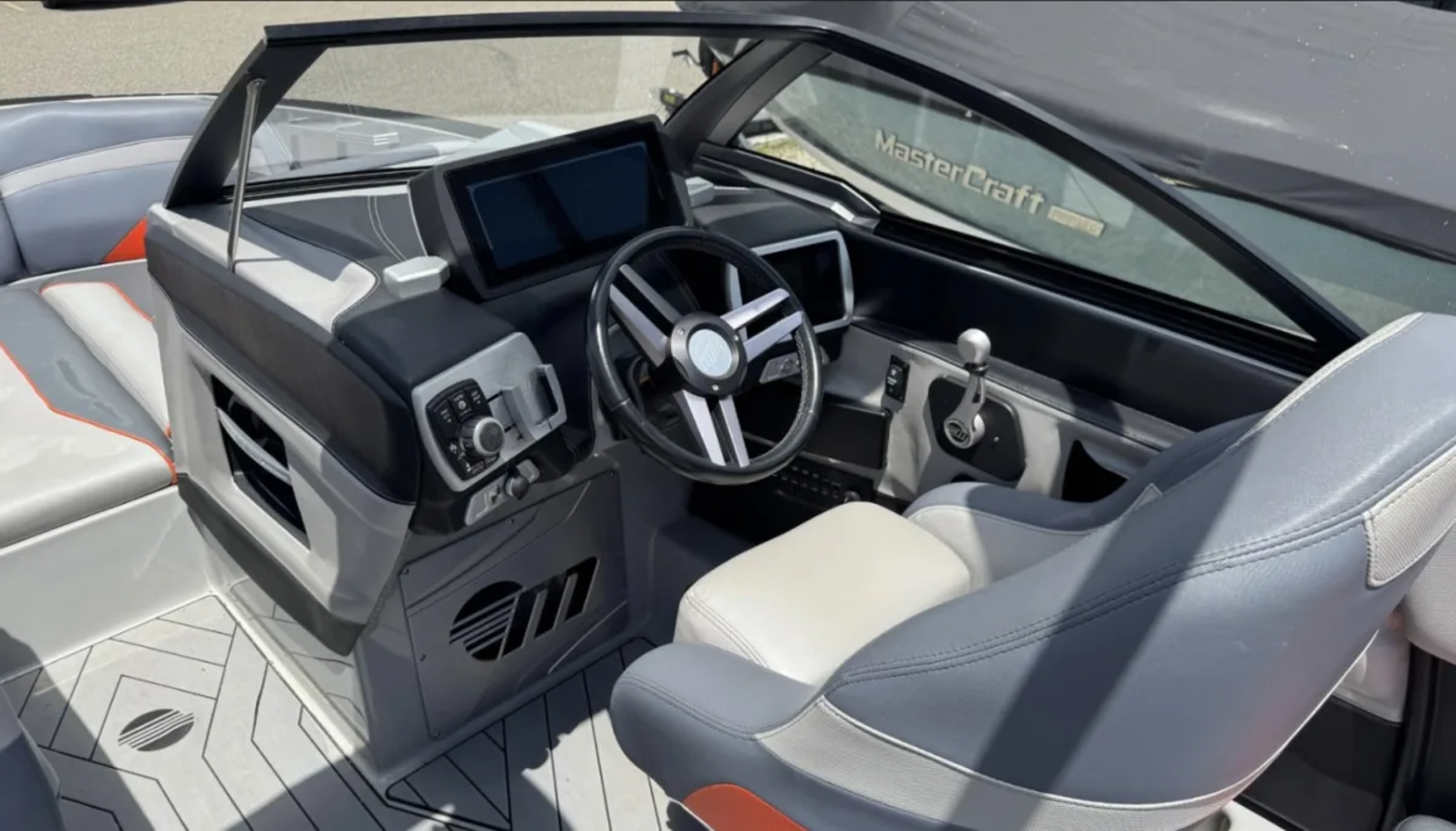 2017 Malibu Wakesetter 22 MXZ
