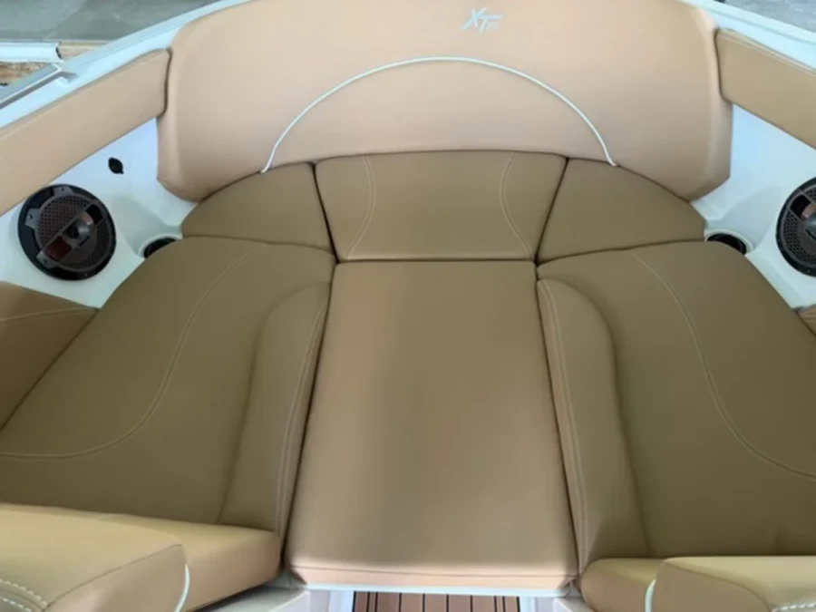 2021-mastercraft-xt22-140039-image11.webp