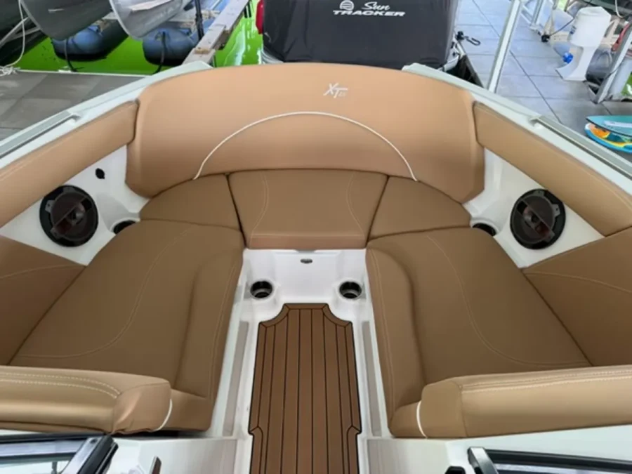 2021-mastercraft-xt22-140039-image17.webp