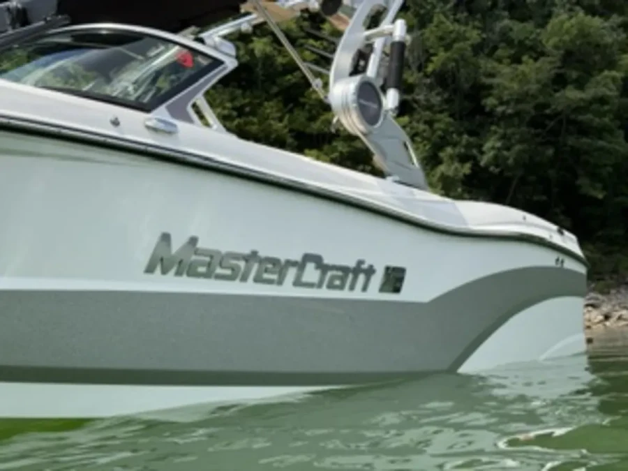 2021-mastercraft-xt22-140039-image22.webp