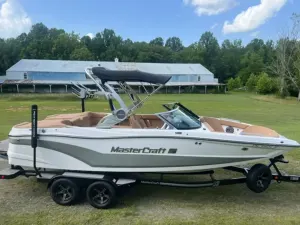 2021-mastercraft-xt22-140039-image4.webp