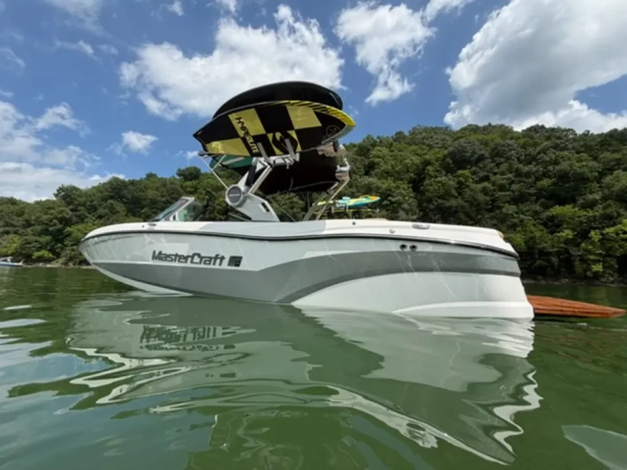 2021-mastercraft-xt22-140039-image7.webp