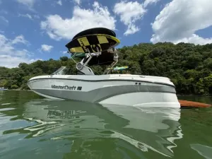 2021-mastercraft-xt22-140039-image7.webp