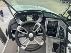 2019-mastercraft-x22-137995-image9.webp