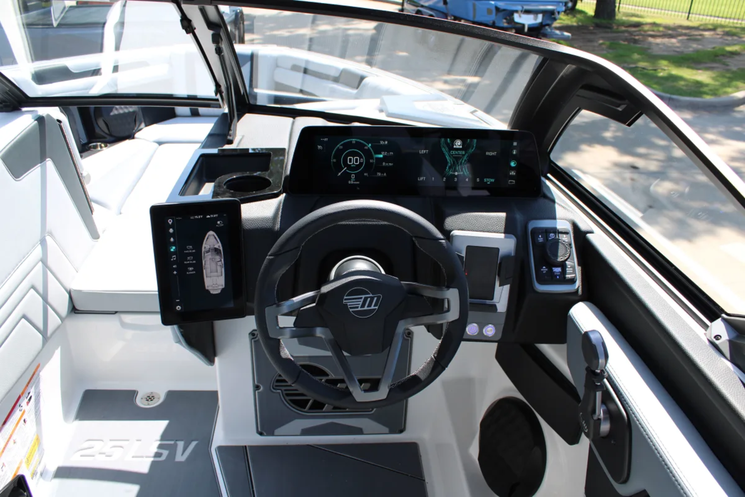 2026 Malibu 25 LSV