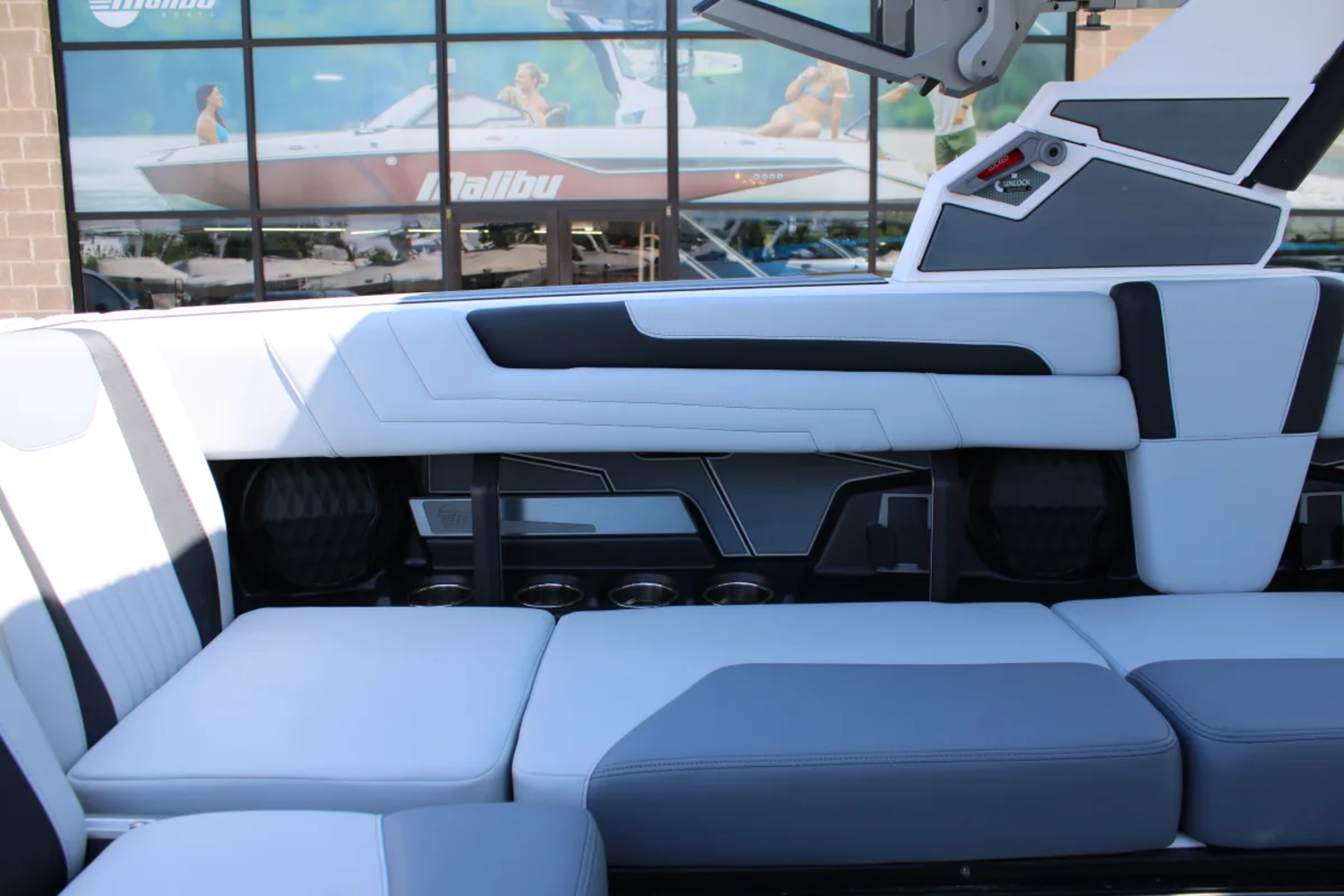 2026 Malibu 25 LSV