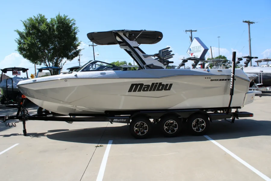 2026-malibu-wakesetter-25-lsv-138008-image4.webp