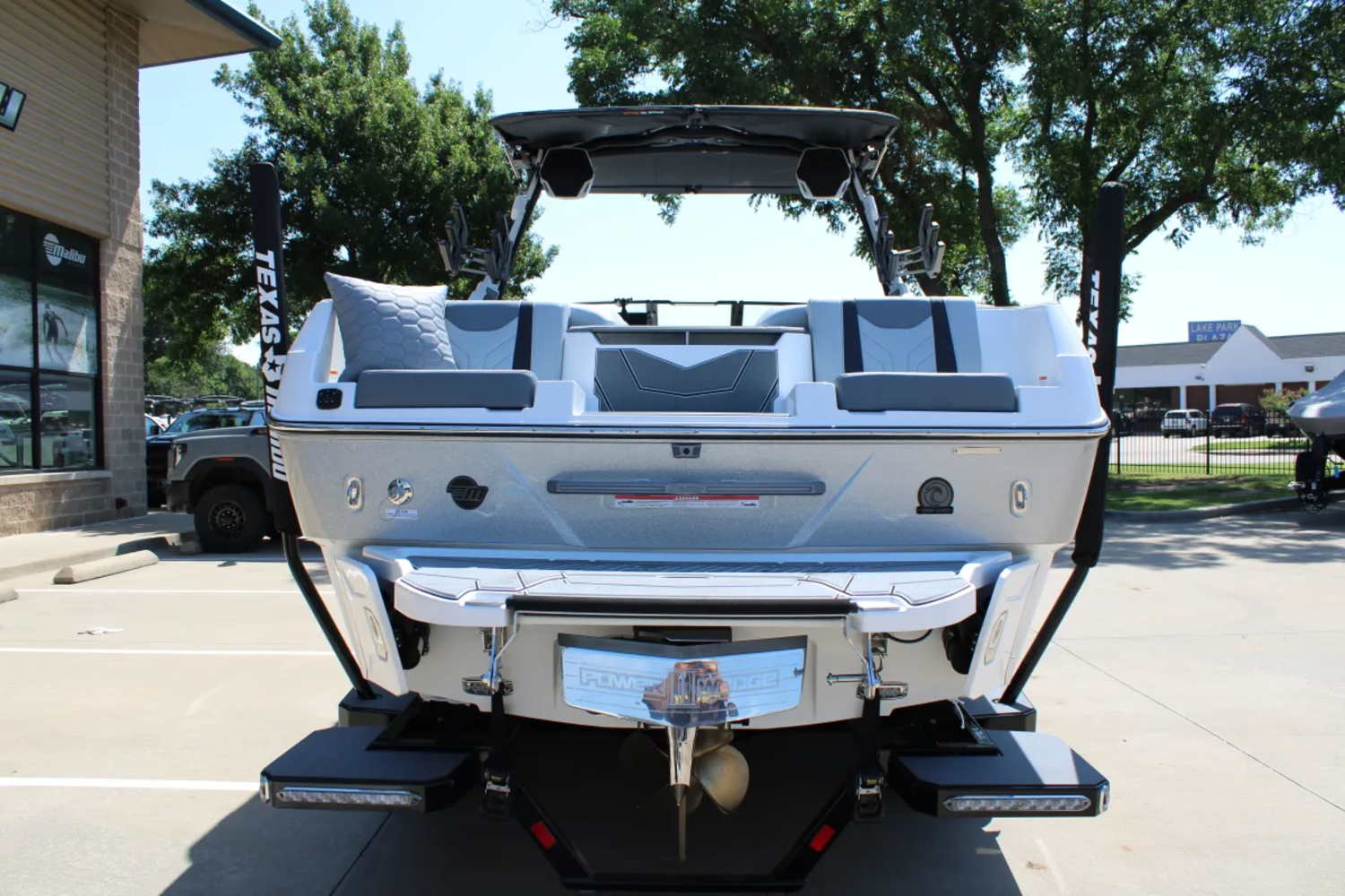 2026 Malibu 25 LSV