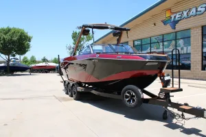 2026-malibu-wakesetter-25-lsv-138010-image1.webp