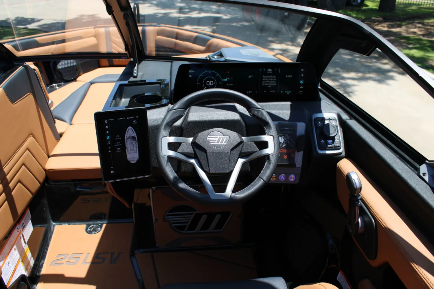 2026 Malibu 25 LSV