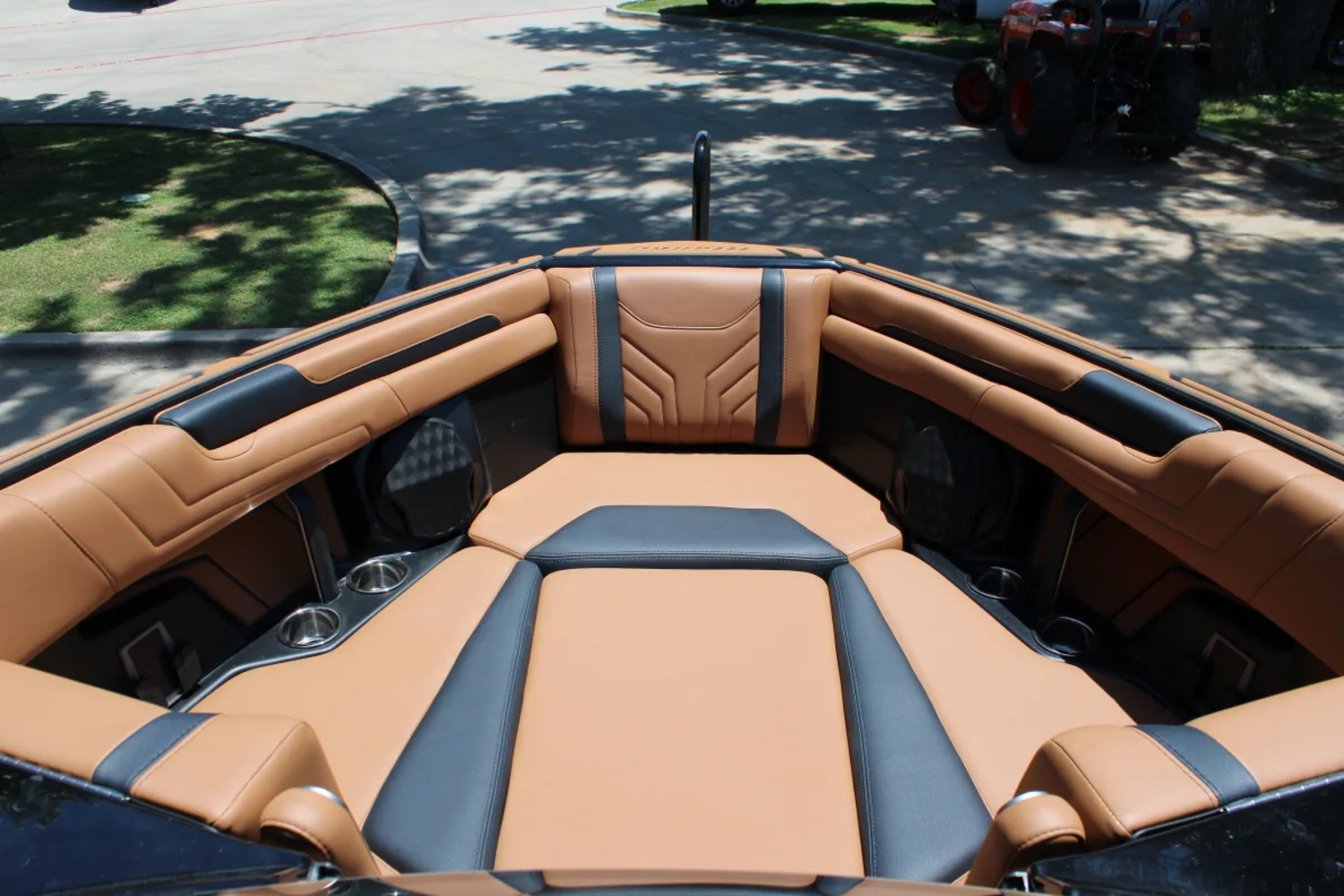 2026 Malibu 25 LSV