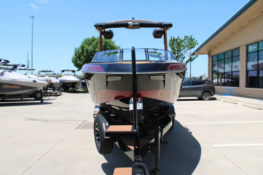 2026-malibu-wakesetter-25-lsv-138010-image2.webp