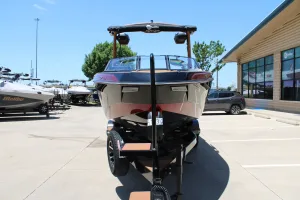 2026-malibu-wakesetter-25-lsv-138010-image2.webp