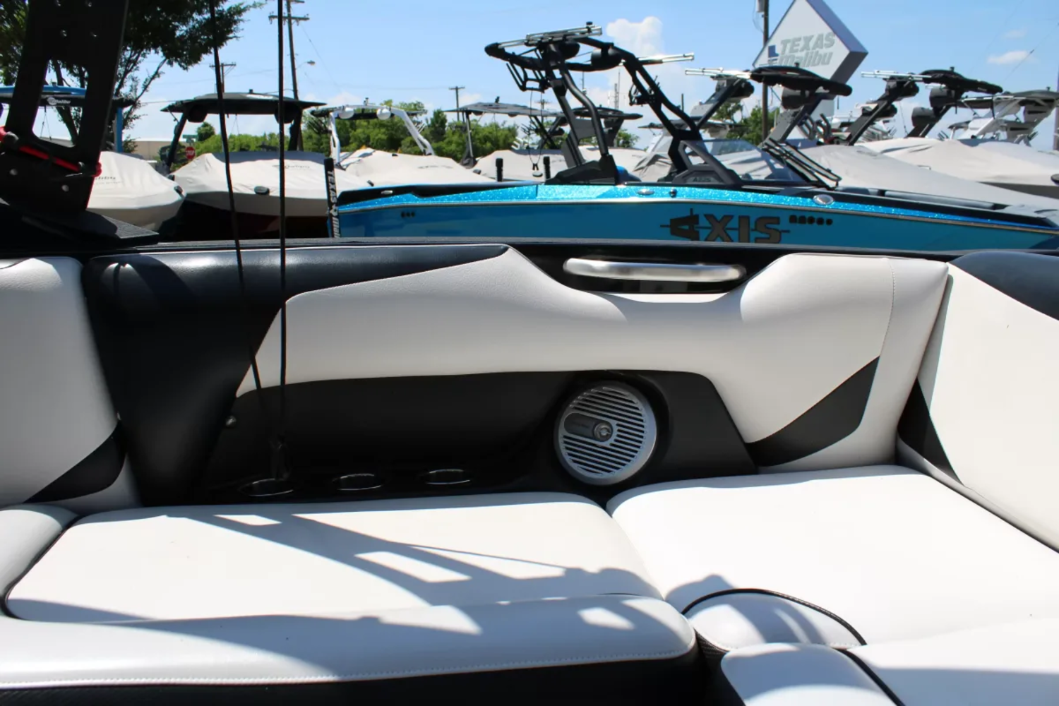 2014 Axis T22